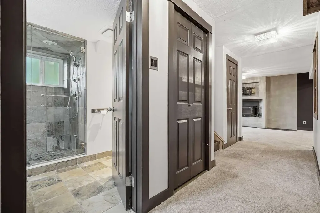 316 Canniff Place SW Calgary AB T2W 2L9