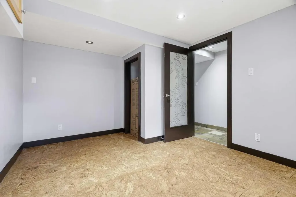 316 Canniff Place SW Calgary AB T2W 2L9