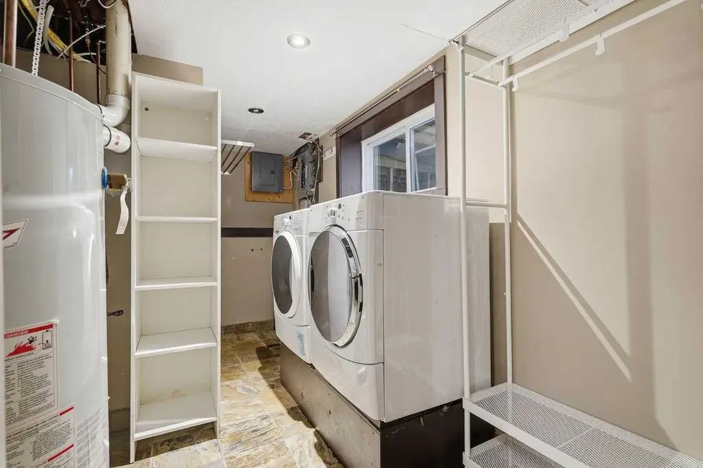 316 Canniff Place SW Calgary AB T2W 2L9