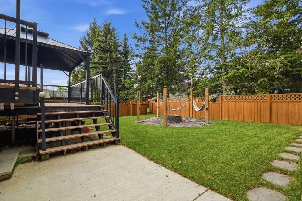 316 Canniff Place SW Calgary AB T2W 2L9