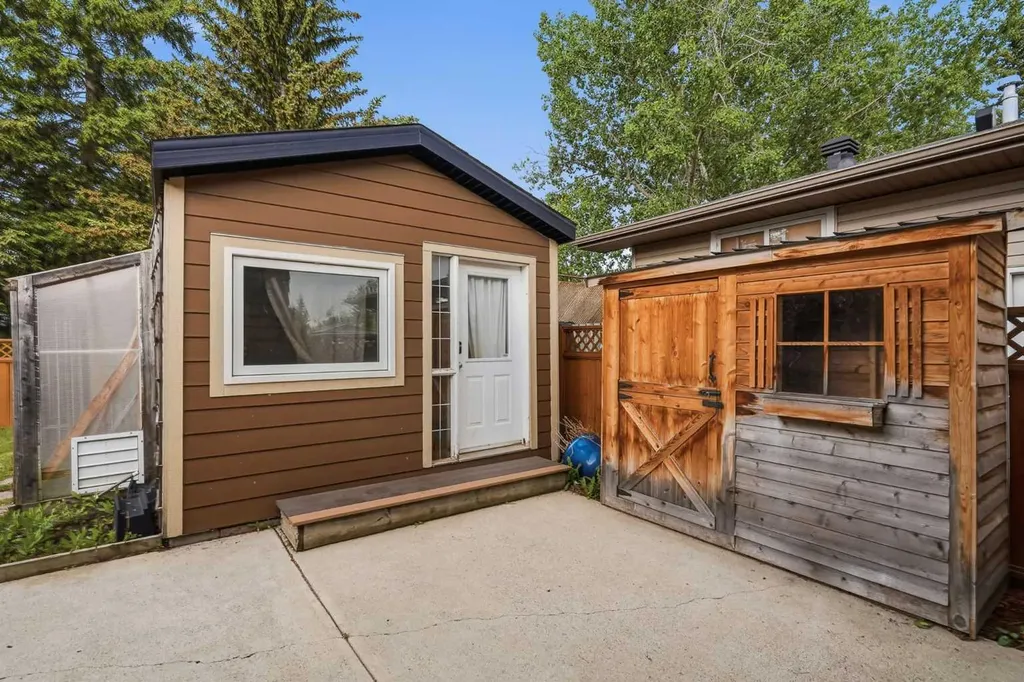 316 Canniff Place SW Calgary AB T2W 2L9