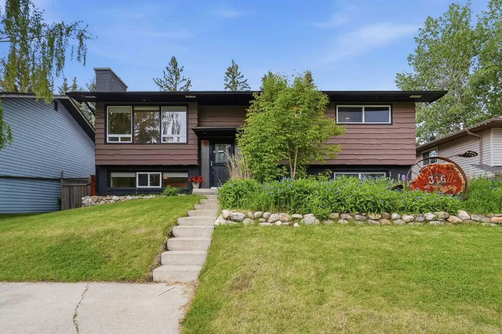 316 Canniff Place SW Calgary AB T2W 2L9