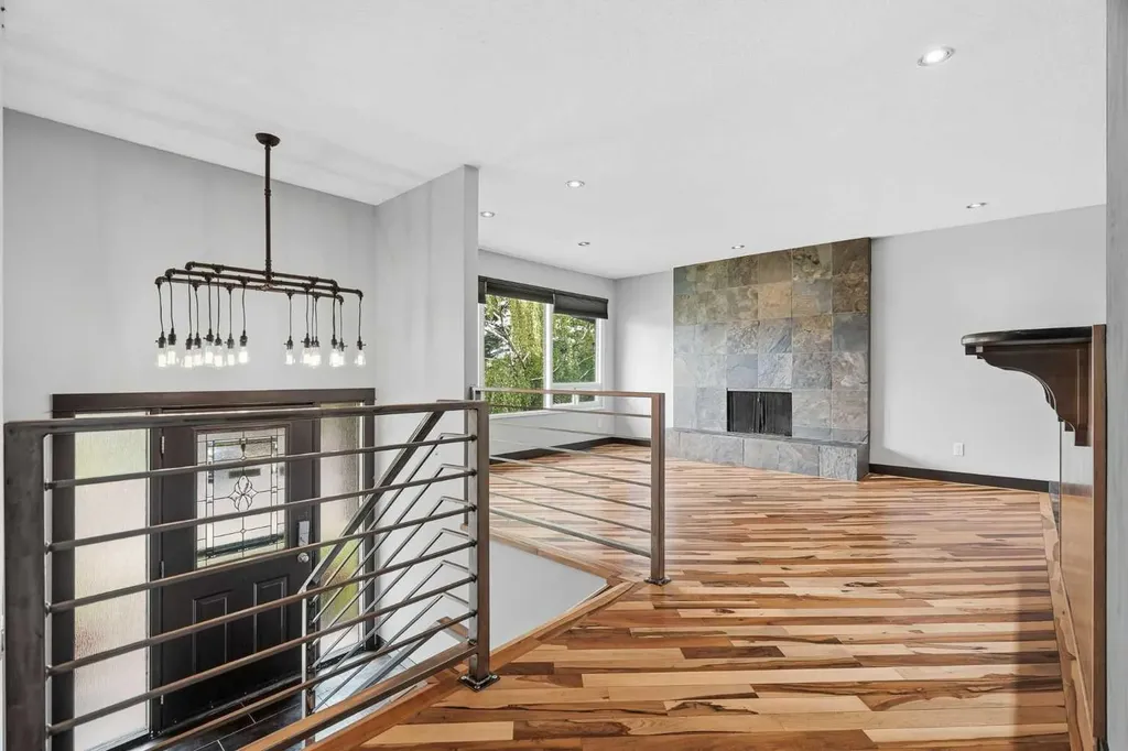 316 Canniff Place SW Calgary AB T2W 2L9
