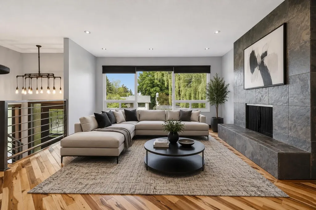 316 Canniff Place SW Calgary AB T2W 2L9