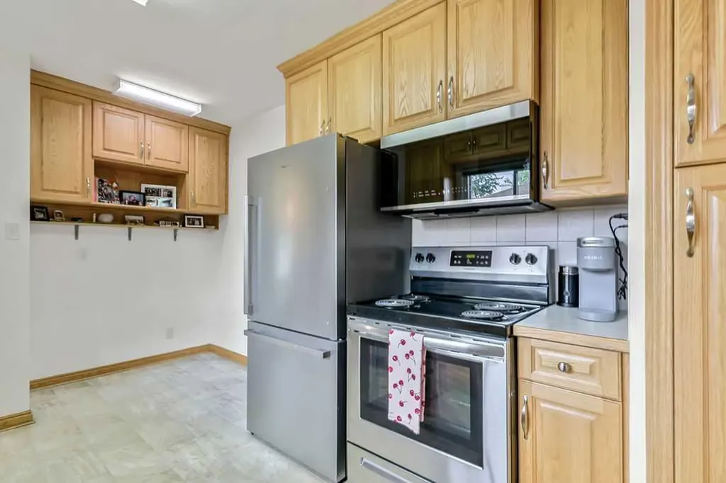 3807 25 Avenue SW Calgary AB T3E 0L3
