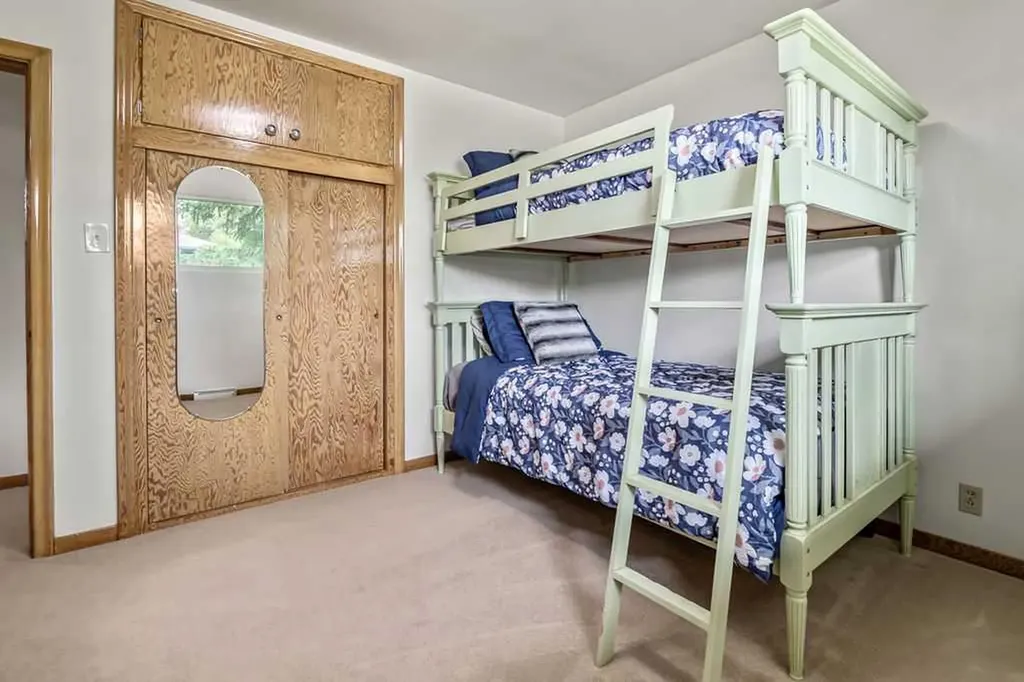 3807 25 Avenue SW Calgary AB T3E 0L3