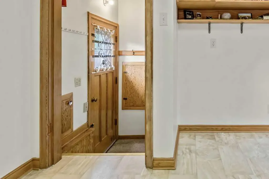 3807 25 Avenue SW Calgary AB T3E 0L3