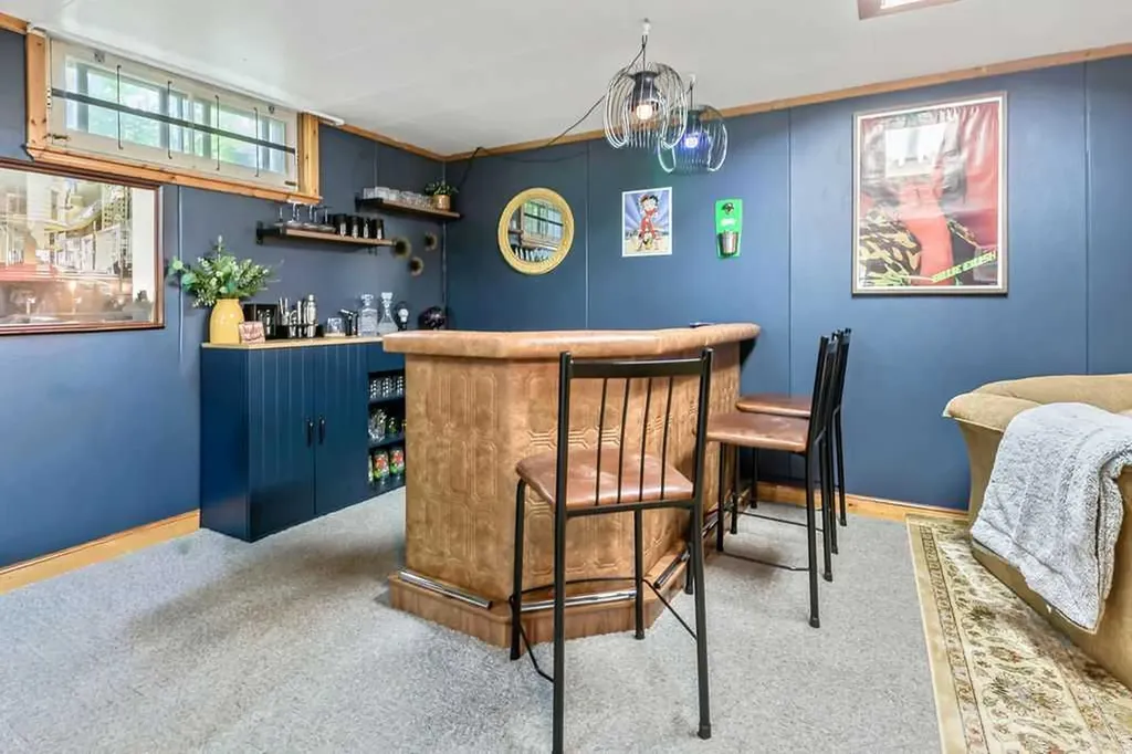 3807 25 Avenue SW Calgary AB T3E 0L3