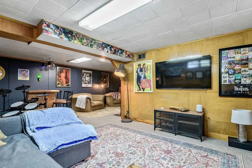 3807 25 Avenue SW Calgary AB T3E 0L3