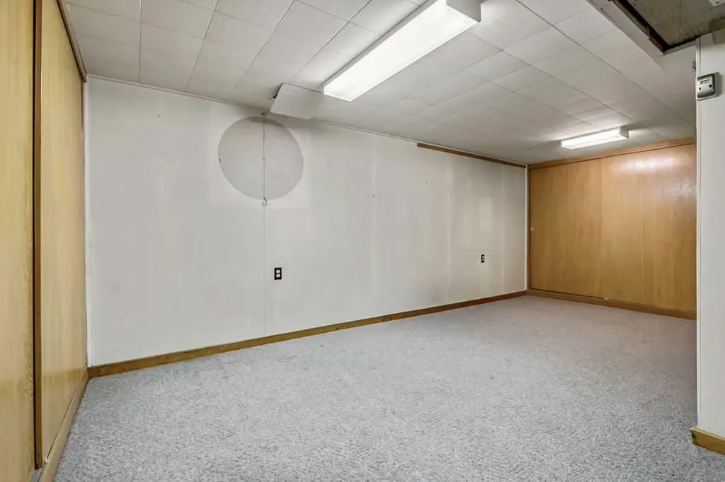 3807 25 Avenue SW Calgary AB T3E 0L3