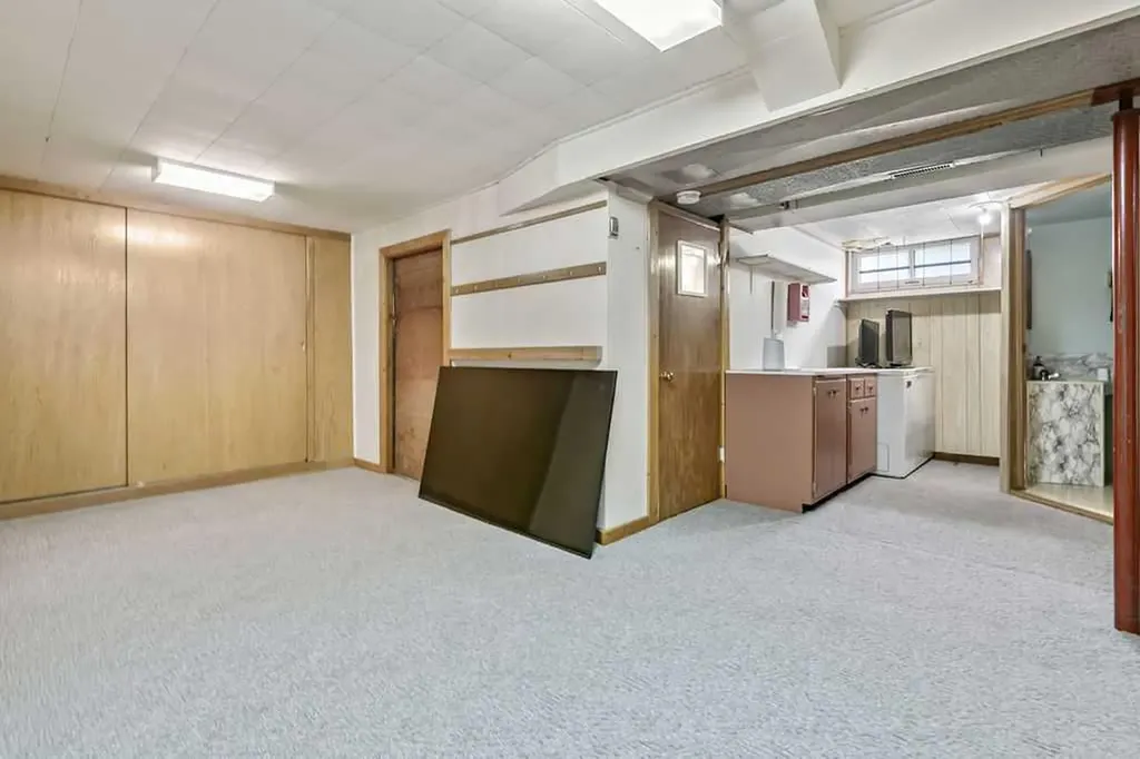 3807 25 Avenue SW Calgary AB T3E 0L3