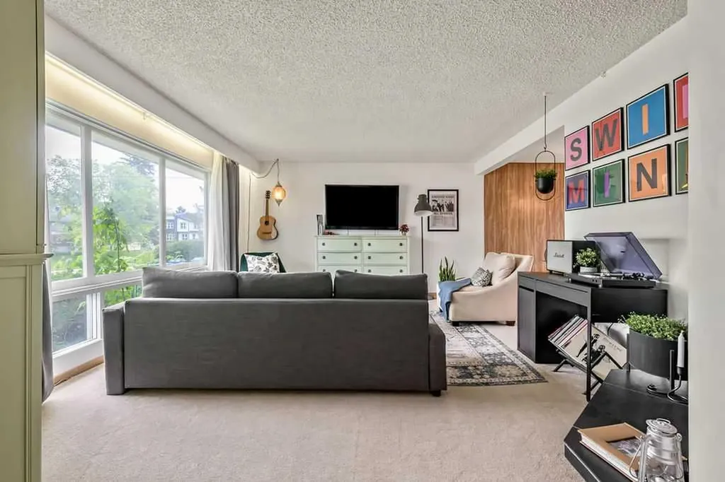 3807 25 Avenue SW Calgary AB T3E 0L3