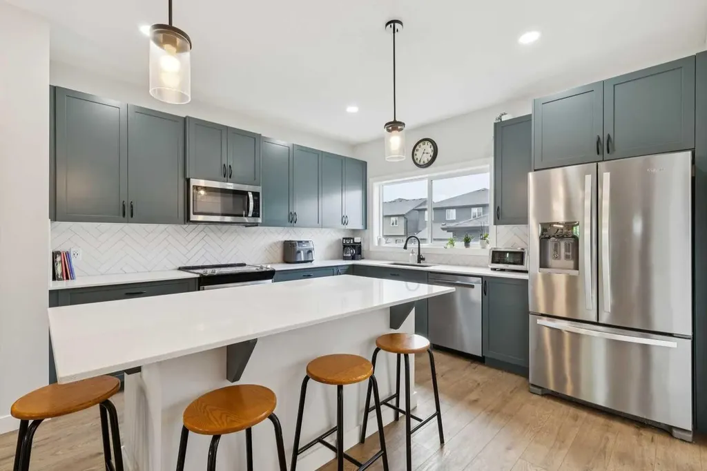 198 Legacy Reach Crescent SE Calgary AB T2X5A7