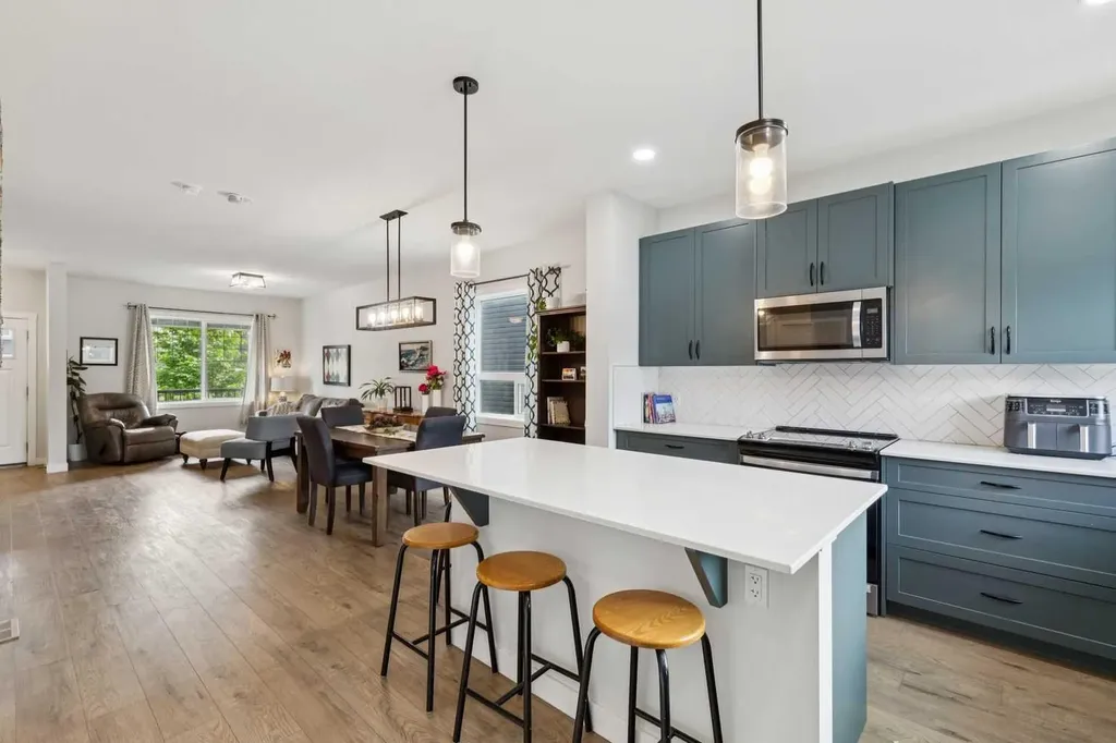 198 Legacy Reach Crescent SE Calgary AB T2X5A7