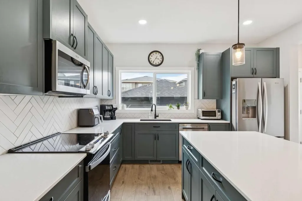 198 Legacy Reach Crescent SE Calgary AB T2X5A7