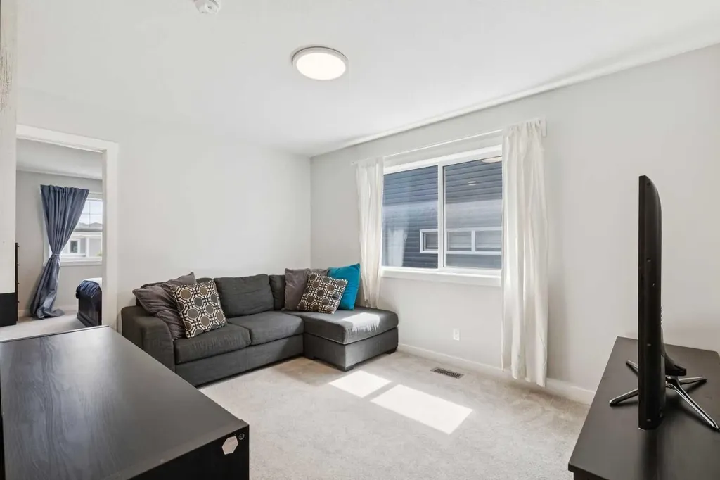 198 Legacy Reach Crescent SE Calgary AB T2X5A7