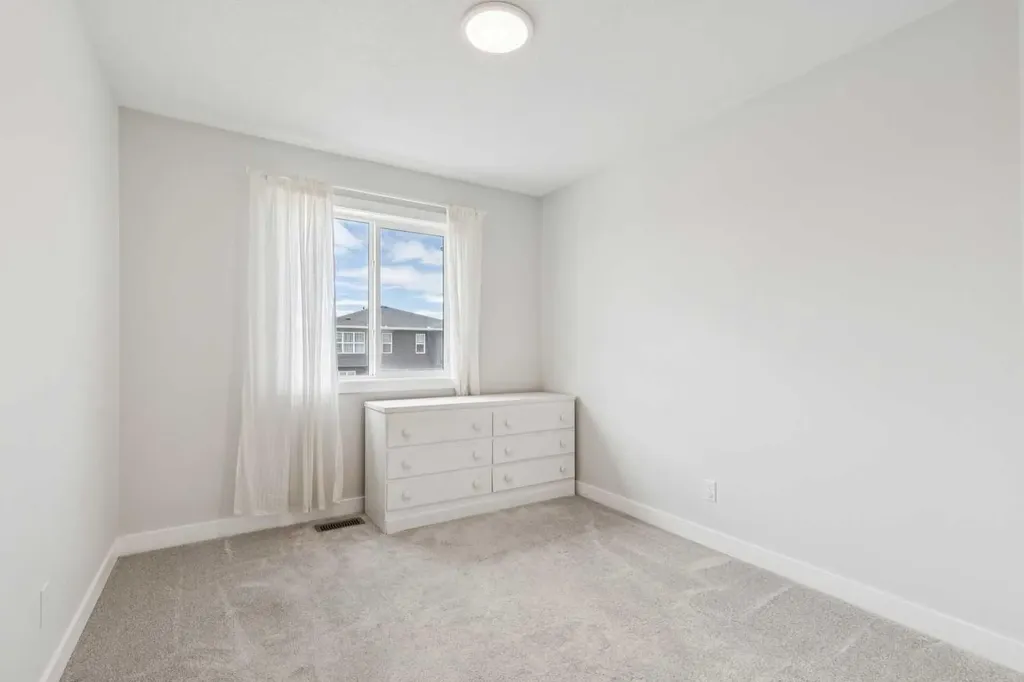 198 Legacy Reach Crescent SE Calgary AB T2X5A7