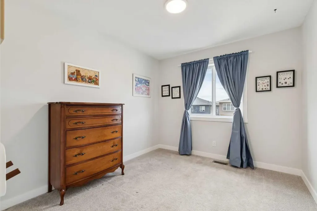 198 Legacy Reach Crescent SE Calgary AB T2X5A7