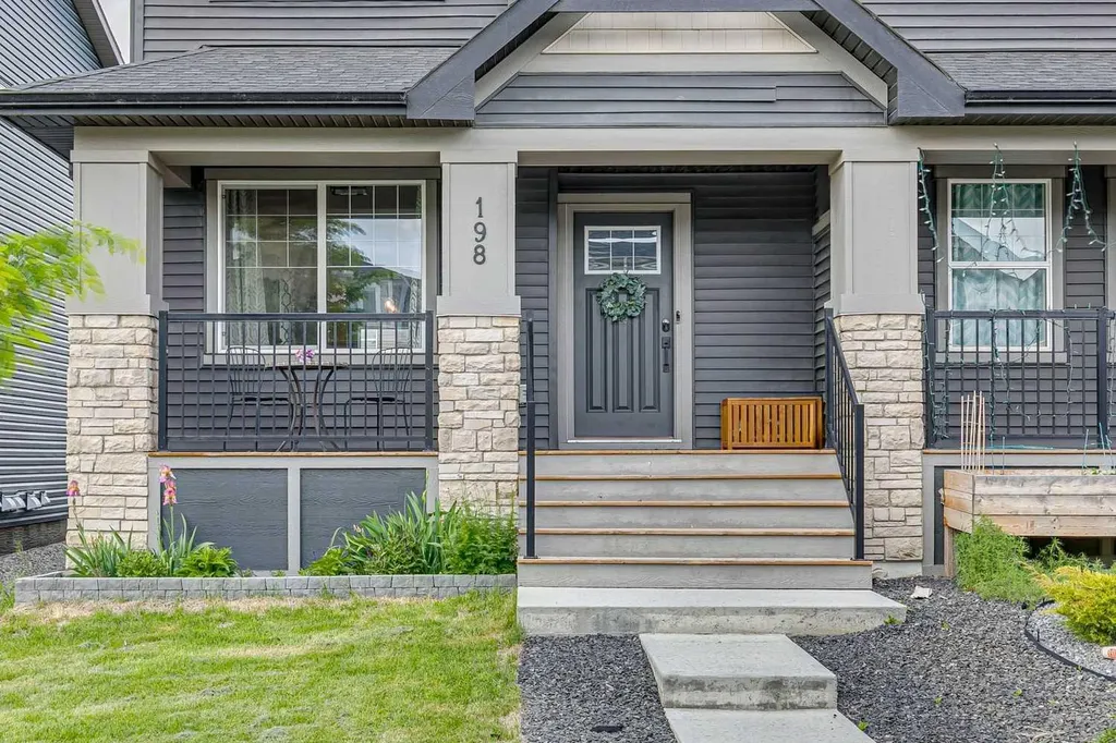 198 Legacy Reach Crescent SE Calgary AB T2X5A7