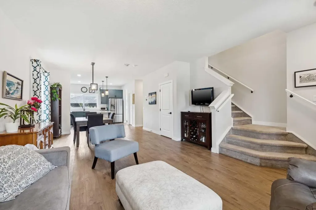 198 Legacy Reach Crescent SE Calgary AB T2X5A7