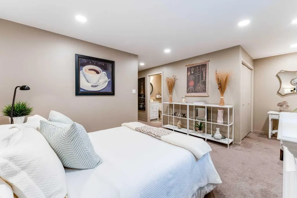 490 Highlands Boulevard W Lethbridge AB T1J 5K5