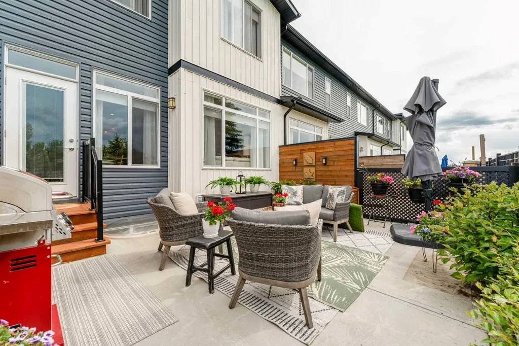 490 Highlands Boulevard W Lethbridge AB T1J 5K5