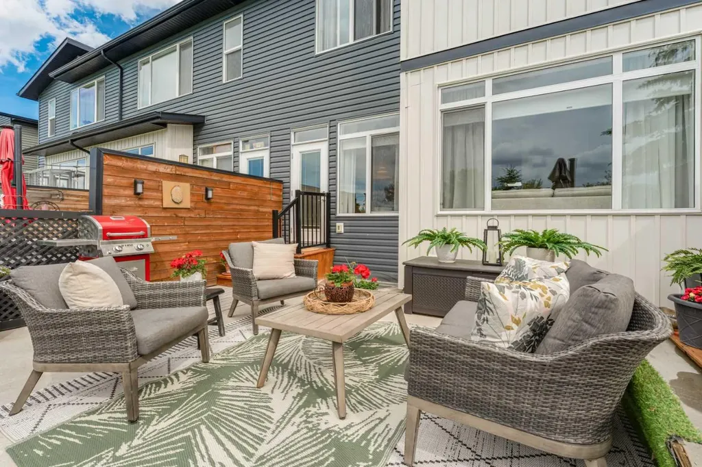 490 Highlands Boulevard W Lethbridge AB T1J 5K5