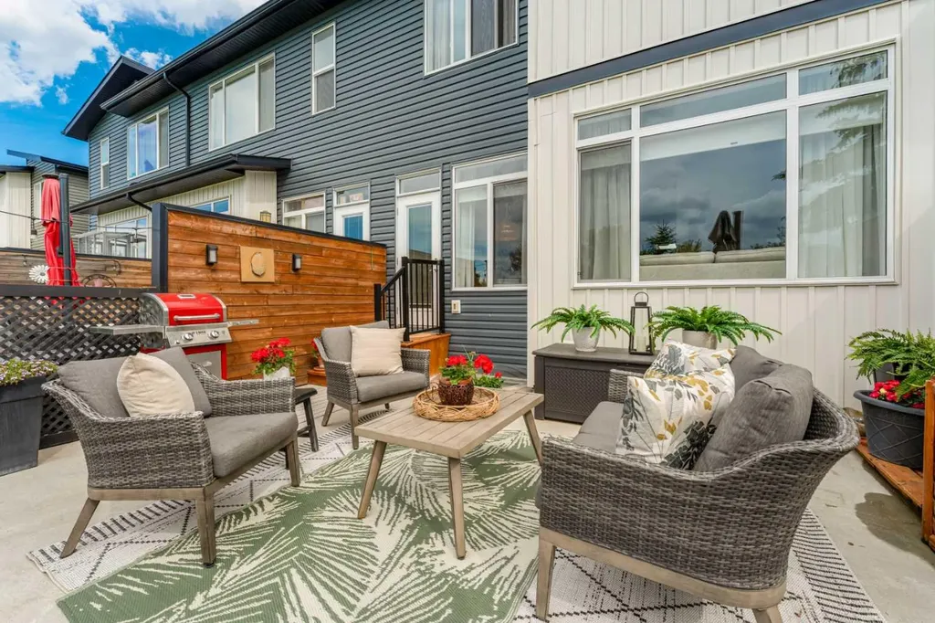 490 Highlands Boulevard W Lethbridge AB T1J 5K5