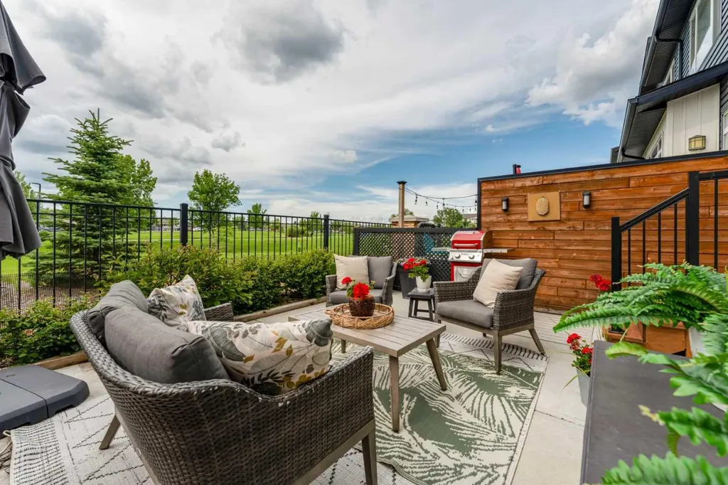 490 Highlands Boulevard W Lethbridge AB T1J 5K5