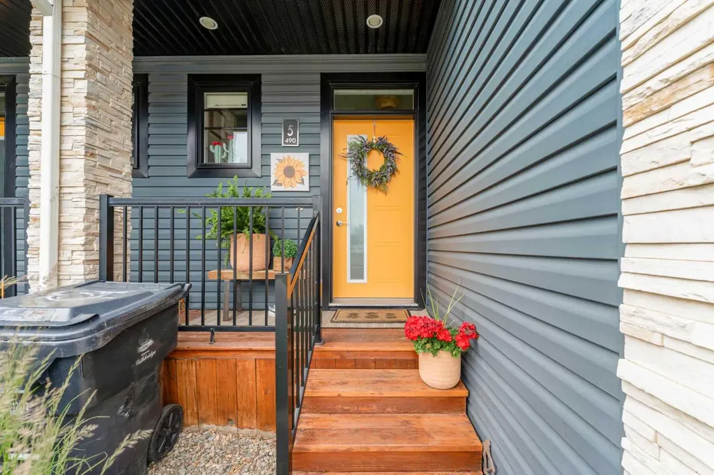 490 Highlands Boulevard W Lethbridge AB T1J 5K5