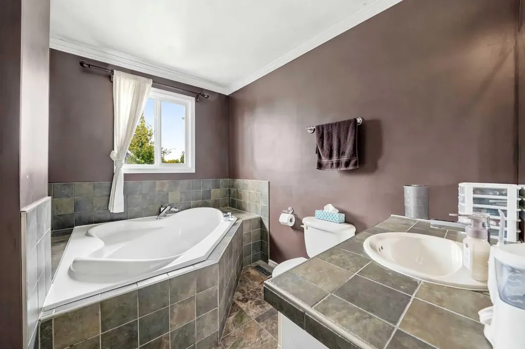 5111 Minto Street Blackfalds AB T0M 0J0