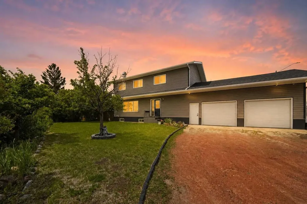 5111 Minto Street Blackfalds AB T0M 0J0