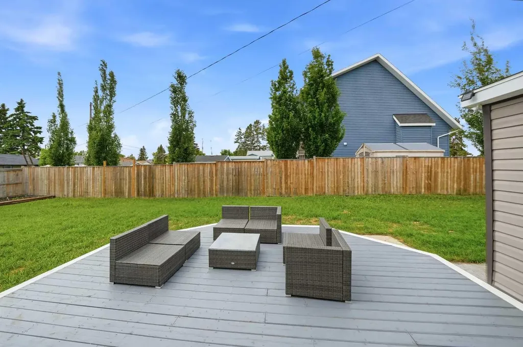 5111 Minto Street Blackfalds AB T0M 0J0