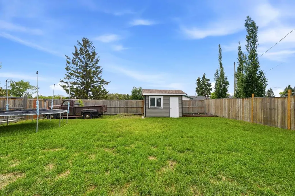 5111 Minto Street Blackfalds AB T0M 0J0