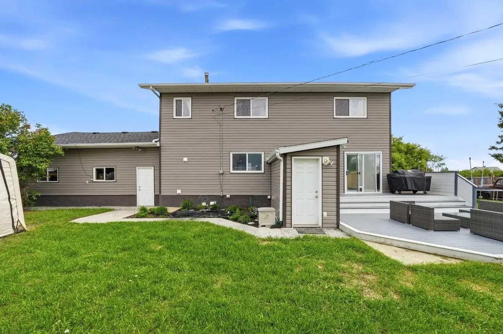 5111 Minto Street Blackfalds AB T0M 0J0