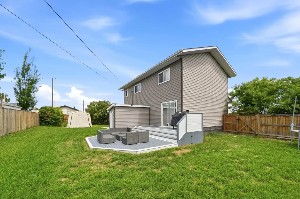 5111 Minto Street Blackfalds AB T0M 0J0