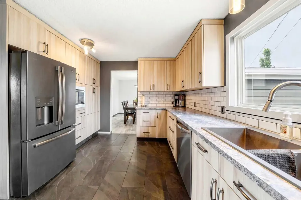 5111 Minto Street Blackfalds AB T0M 0J0
