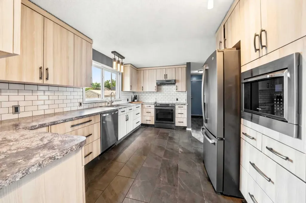5111 Minto Street Blackfalds AB T0M 0J0