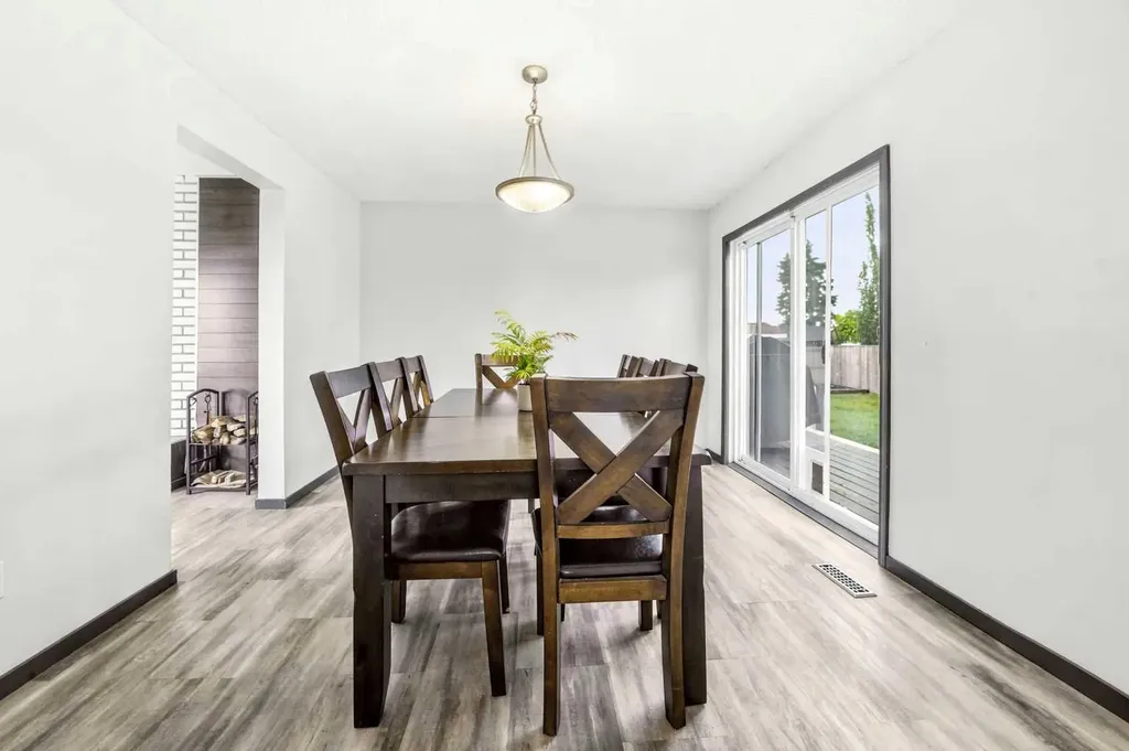 5111 Minto Street Blackfalds AB T0M 0J0