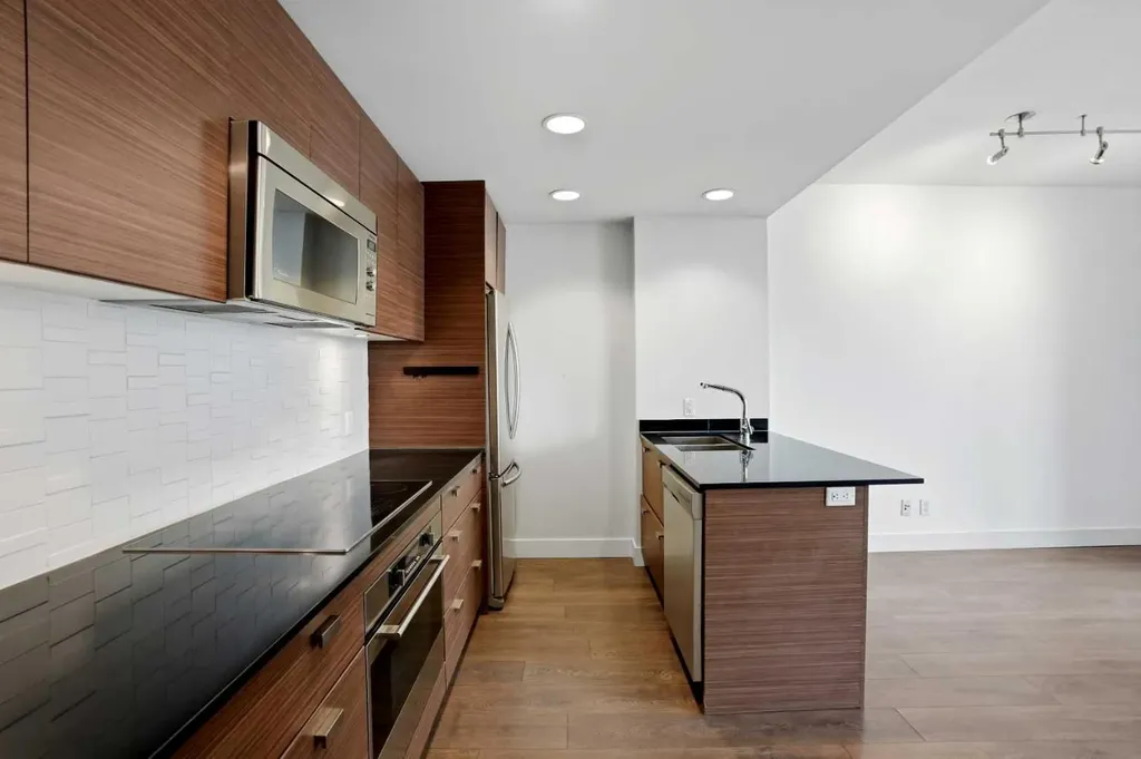 1500 7 Street SW Calgary AB T2R 0A7