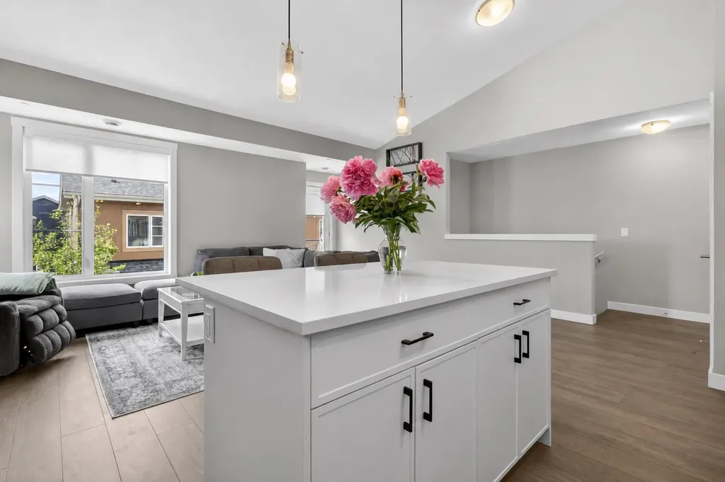 188 Livingston Common NE Calgary AB T3P 1K1