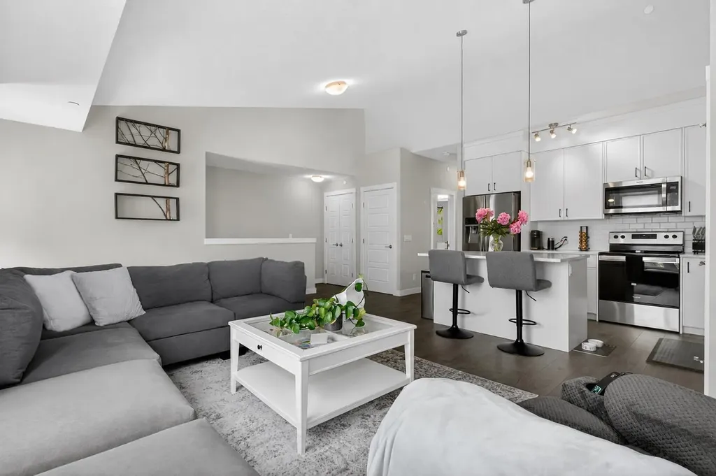 188 Livingston Common NE Calgary AB T3P 1K1