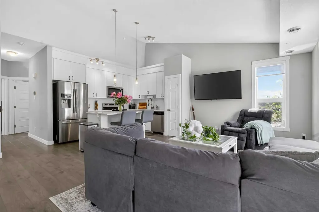 188 Livingston Common NE Calgary AB T3P 1K1