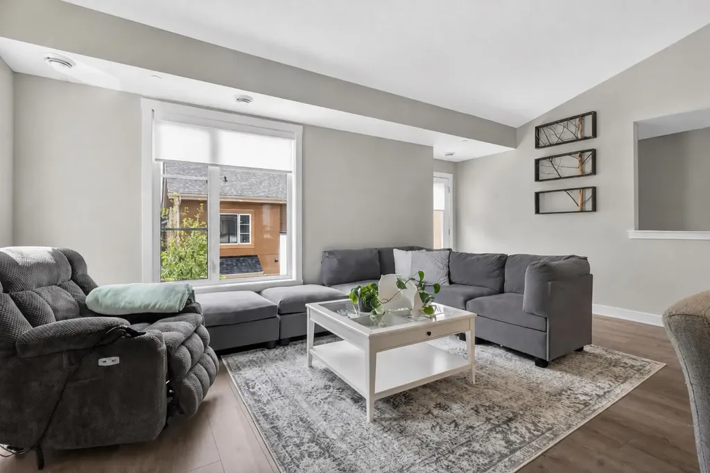 188 Livingston Common NE Calgary AB T3P 1K1