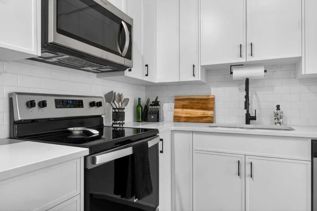 188 Livingston Common NE Calgary AB T3P 1K1