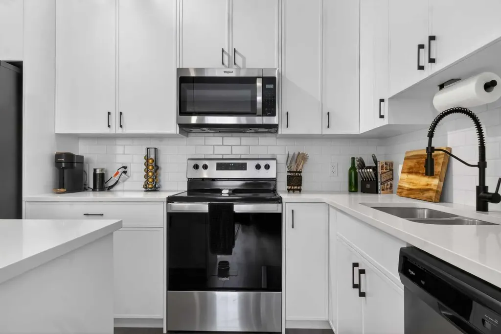 188 Livingston Common NE Calgary AB T3P 1K1