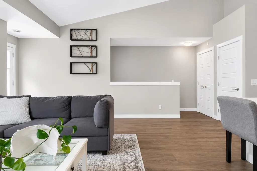 188 Livingston Common NE Calgary AB T3P 1K1