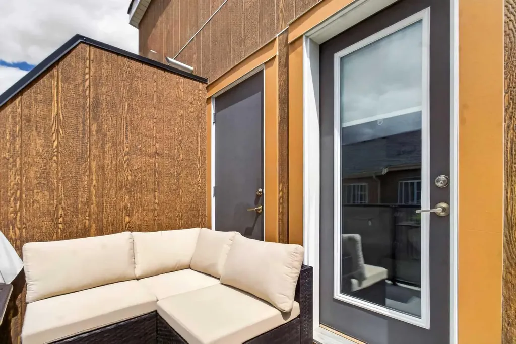 188 Livingston Common NE Calgary AB T3P 1K1