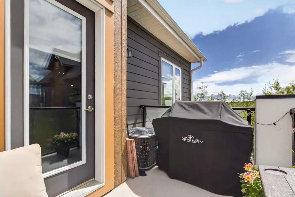 188 Livingston Common NE Calgary AB T3P 1K1