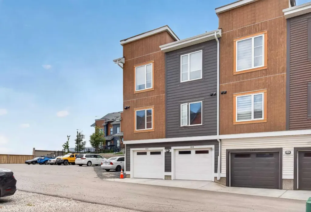 188 Livingston Common NE Calgary AB T3P 1K1